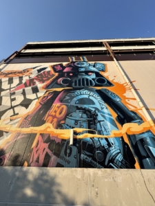世界を舞台に活躍するアーティスト DRAGON76が壁画を描く－八千代市